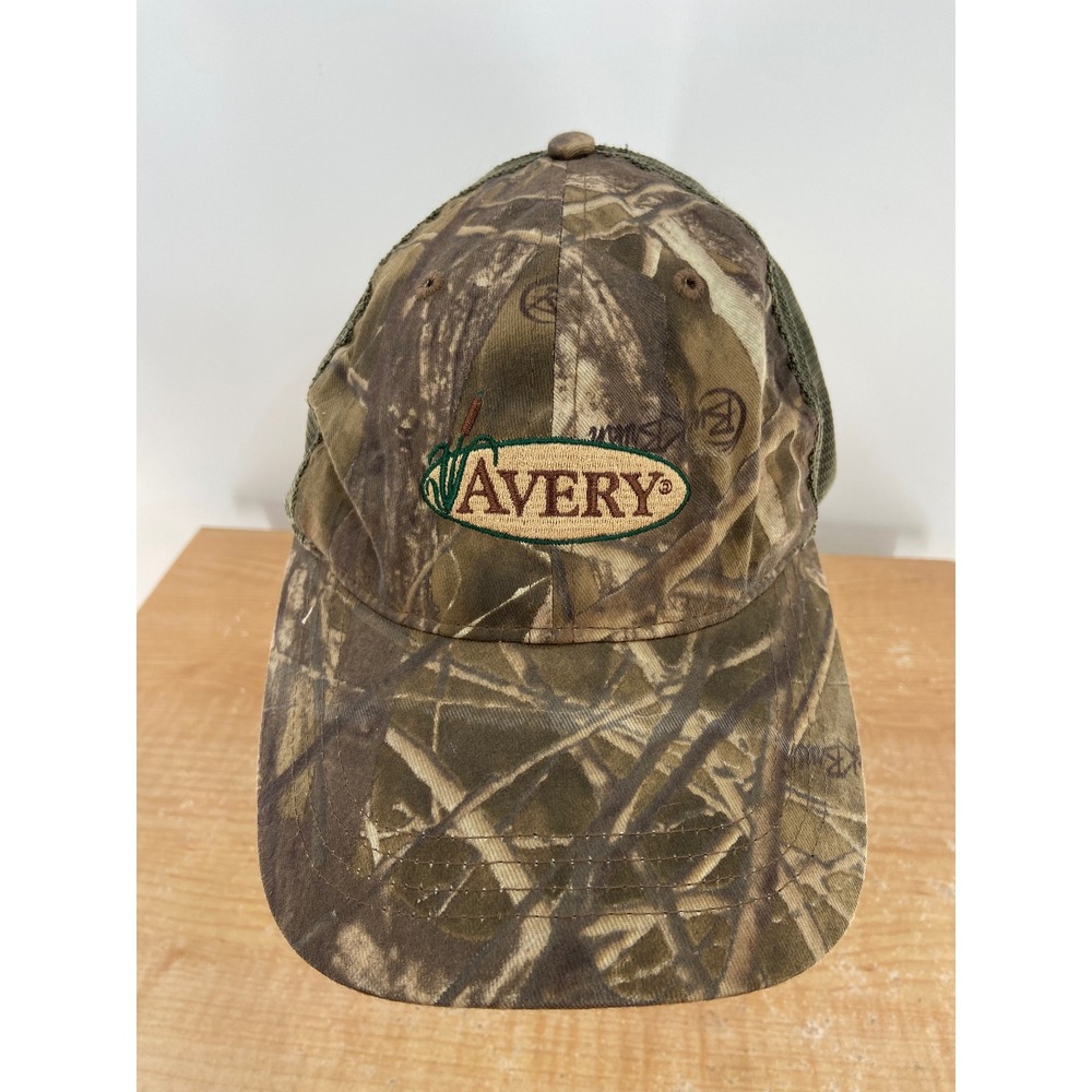 Avery Outdoors RealTree Camo Mesh Back Adjustable Strapback Trucker Hat Mens